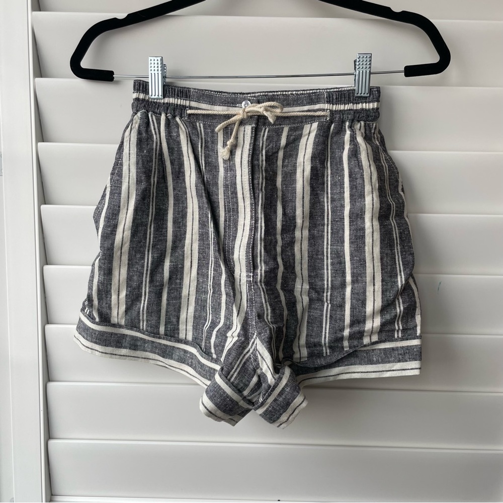 Revolve L’Academie Leone white and gray striped shorts size XS